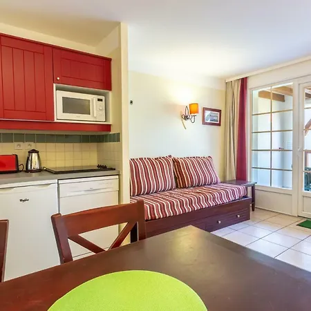 4 Couchages Dans Avec Piscine Entre Golf Et De *
