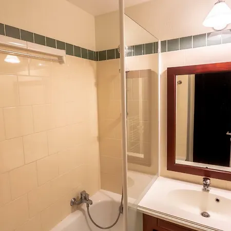 4 Couchages Dans Avec Piscine Entre Golf Et De Biscarrosse